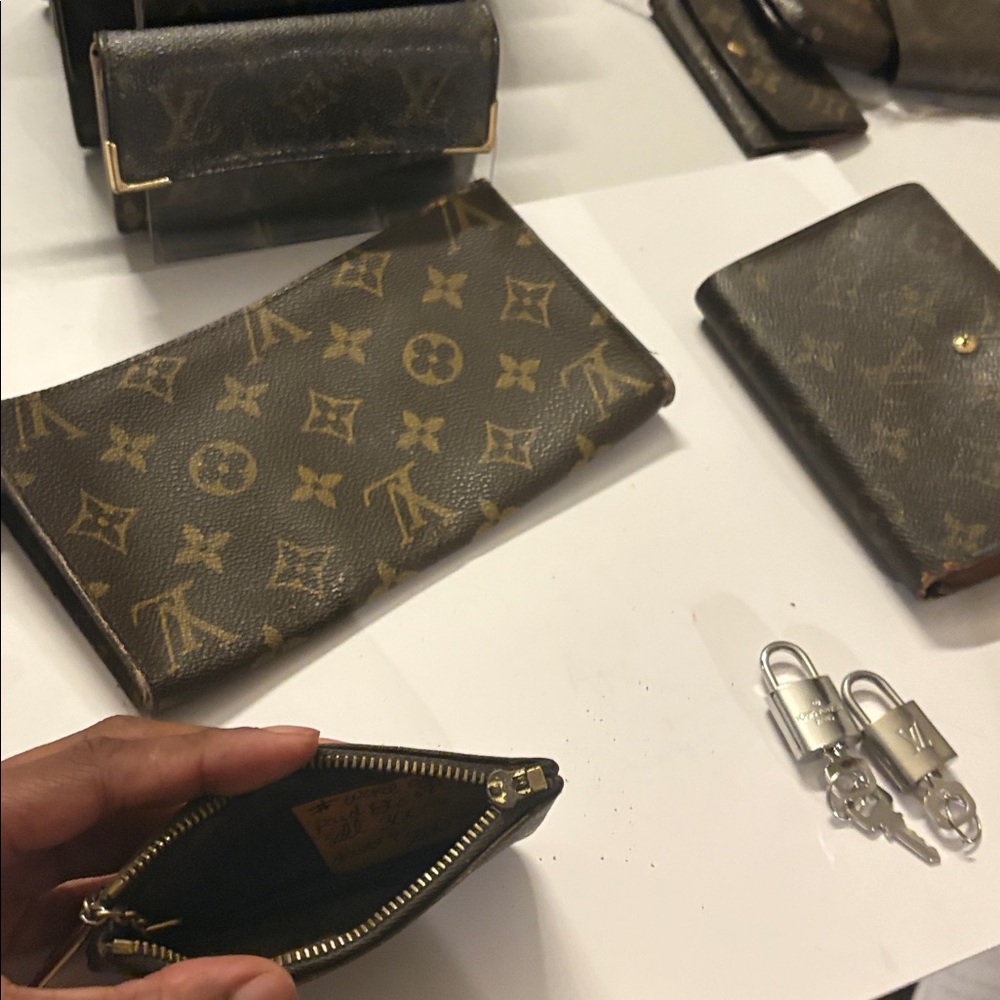🎉WINNERS CHOICE 🎉Louis Vuitton Brown Monogram Wallet Collection - Picture 7 of 7
